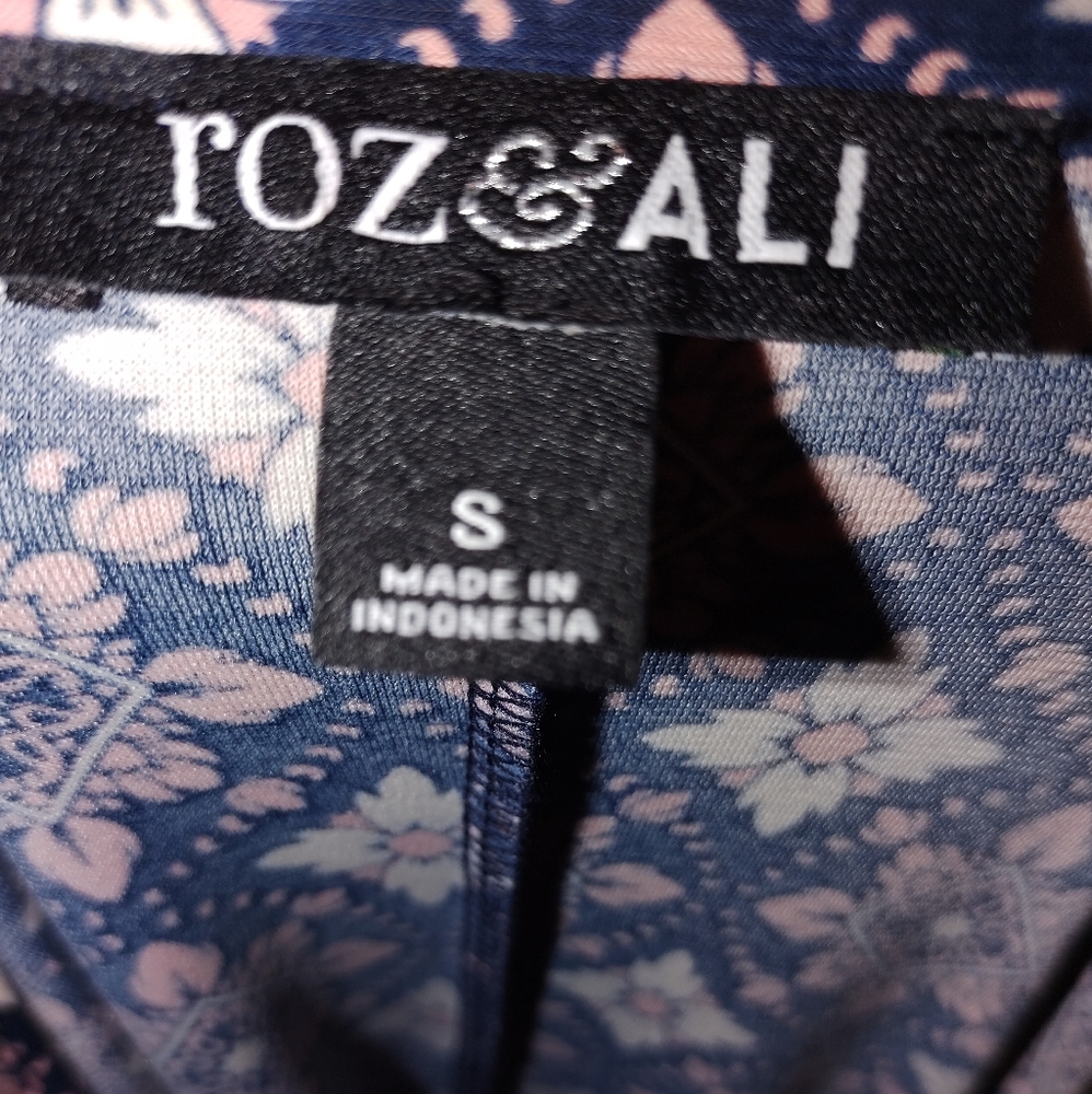 (S) Roz & Ali Top - Picture 3 of 3